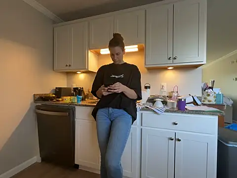 Snapshot of MissSwitch chatting on 19, 3, 2025 MissSwitch online show from 19, 3, 2025