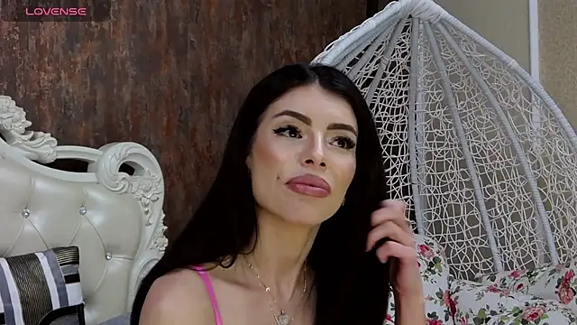 Snapshot of LaraDivine chatting on 3, 12, 2024 LaraDivine online show from 3, 12, 2024