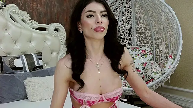 Snapshot of LaraDivine chatting on 6, 2, 2025 LaraDivine online show from 6, 2, 2025