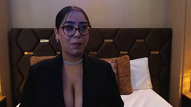 Snapshot of DevonPiers chatting on 8, 1, 2025 DevonPiers online show from 8, 1, 2025