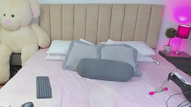 HannaRousse  online show from 17, 3, 2026