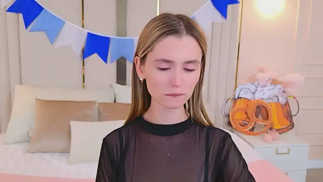 MarybethSnow online show from 26, 9, 2025