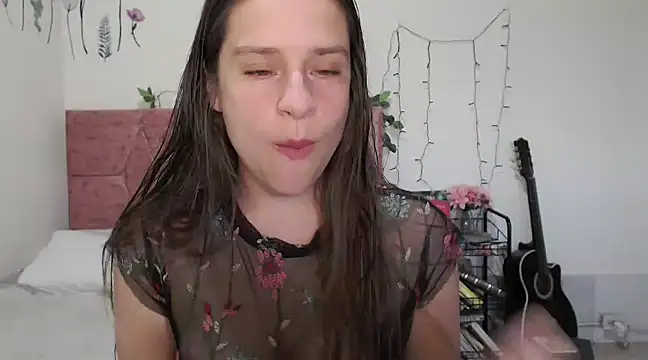 Snapshot of Serenity chatting on 28, 1, 2025 Serenity online show from 28, 1, 2025