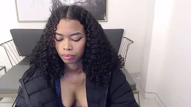 Snapshot of Shenna_brunette_ chatting on 15, 12, 2024 Shenna brunette  online show from 15, 12, 2024
