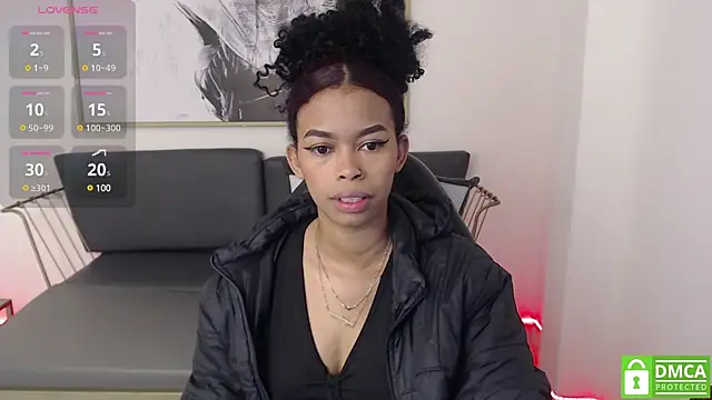 Snapshot of Shenna_brunette_ chatting on 9, 1, 2025 Shenna brunette  online show from 9, 1, 2025
