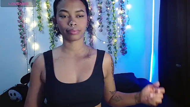 Snapshot of Shenna_brunette_ chatting on 11, 9, 2025 Shenna brunette  online show from 11, 9, 2025