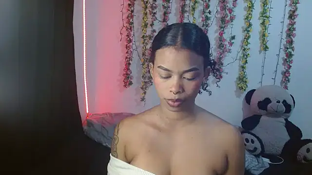 Snapshot of Shenna_brunette_ chatting on 22, 9, 2025 Shenna brunette  online show from 22, 9, 2025