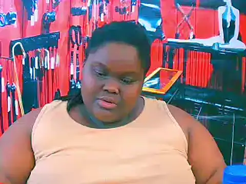 Snapshot of EbonyHotBuns chatting on 28, 10, 2025 EbonyHotBuns online show from 28, 10, 2025