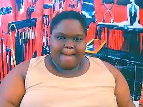 Snapshot of EbonyHotBuns chatting on 29, 10, 2025 EbonyHotBuns online show from 29, 10, 2025