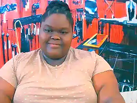 Snapshot of EbonyHotBuns chatting on 7, 11, 2025 EbonyHotBuns online show from 7, 11, 2025