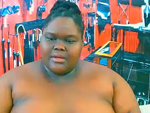 Snapshot of EbonyHotBuns chatting on 12, 11, 2025 EbonyHotBuns online show from 12, 11, 2025