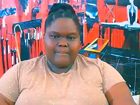 Snapshot of EbonyHotBuns chatting on 16, 11, 2025 EbonyHotBuns online show from 16, 11, 2025