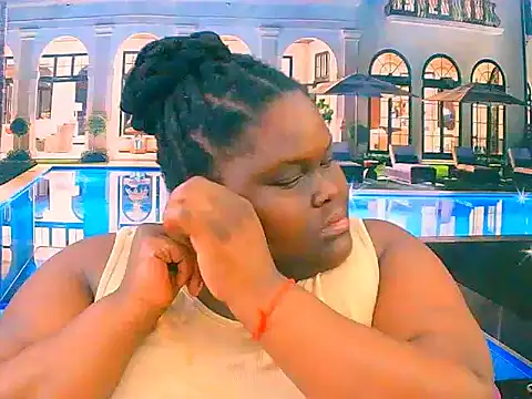 Snapshot of EbonyHotBuns chatting on 26, 11, 2025 EbonyHotBuns online show from 26, 11, 2025