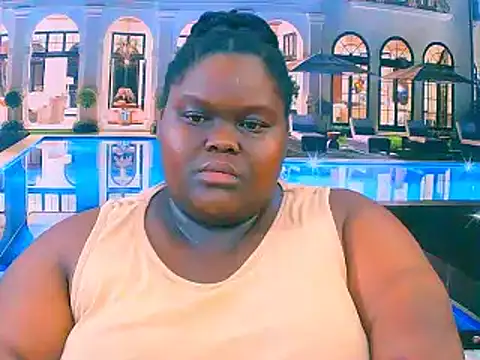 Snapshot of EbonyHotBuns chatting on 1, 12, 2025 EbonyHotBuns online show from 1, 12, 2025