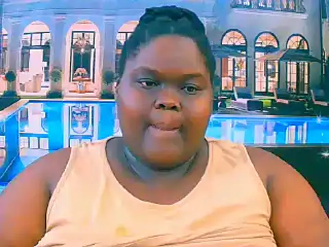 Snapshot of EbonyHotBuns chatting on 13, 12, 2025 EbonyHotBuns online show from 13, 12, 2025