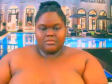 Snapshot of EbonyHotBuns chatting on 14, 12, 2025 EbonyHotBuns online show from 14, 12, 2025