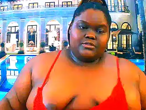 Snapshot of EbonyHotBuns chatting on 16, 4, 2026 EbonyHotBuns online show from 16, 4, 2026