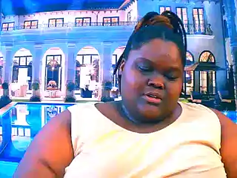 Snapshot of EbonyHotBuns chatting on 16, 4, 2026 EbonyHotBuns online show from 16, 4, 2026