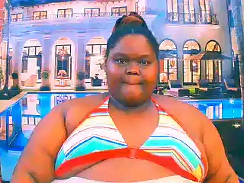 Snapshot of EbonyHotBuns chatting on 1, 5, 2026 EbonyHotBuns online show from 1, 5, 2026