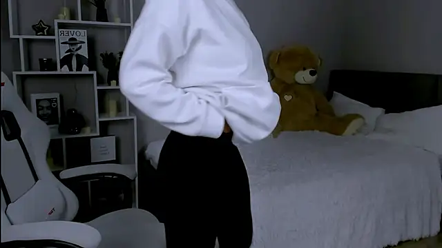 MichelleOrtis online show from 20, 4, 2026