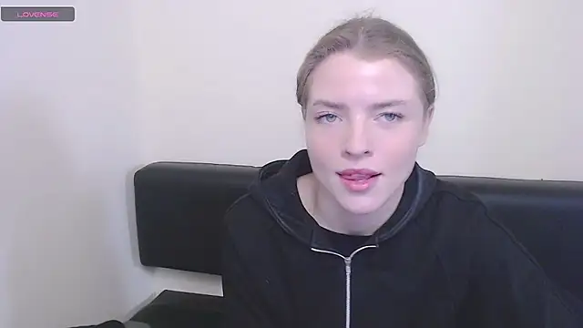 Snapshot of MissOliviaa_ chatting on 9, 12, 2024 MissOliviaa online show from 9, 12, 2024