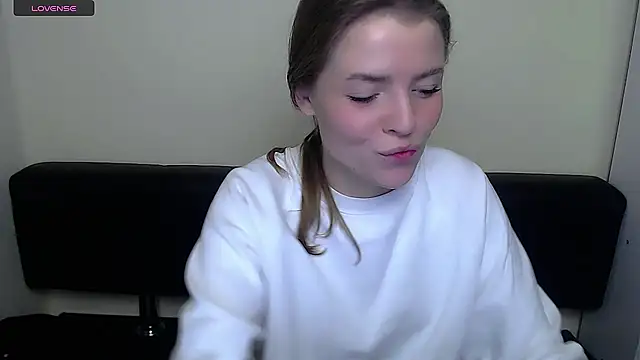 Snapshot of MissOliviaa_ chatting on 18, 12, 2024 MissOliviaa online show from 18, 12, 2024