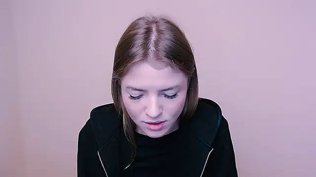 Snapshot of MissOliviaa_ chatting on 4, 1, 2025 MissOliviaa online show from 4, 1, 2025