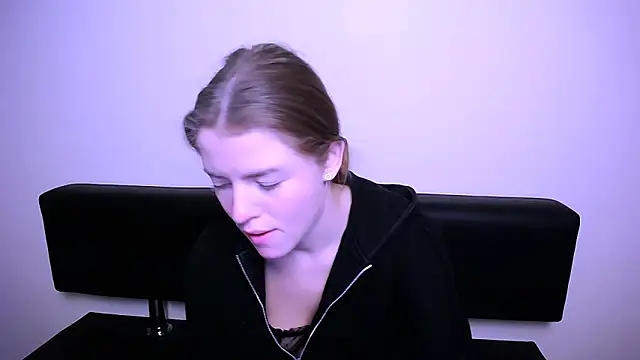 Snapshot of MissOliviaa_ chatting on 31, 1, 2025 MissOliviaa online show from 31, 1, 2025