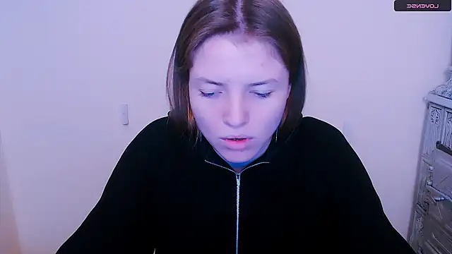 Snapshot of MissOliviaa_ chatting on 1, 2, 2025 MissOliviaa online show from 1, 2, 2025