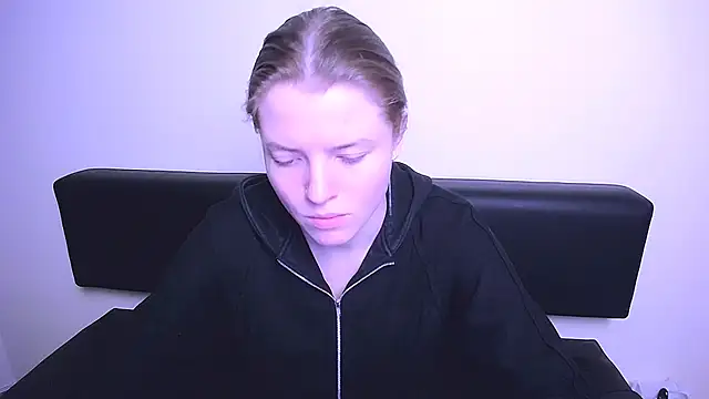 Snapshot of MissOliviaa_ chatting on 4, 2, 2025 MissOliviaa online show from 4, 2, 2025