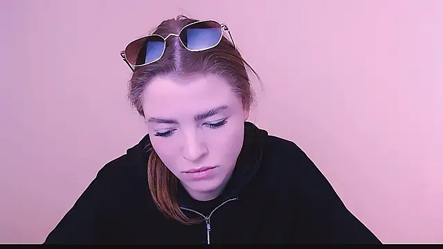 Snapshot of MissOliviaa_ chatting on 10, 2, 2025 MissOliviaa online show from 10, 2, 2025