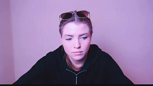 Snapshot of MissOliviaa_ chatting on 10, 2, 2025 MissOliviaa online show from 10, 2, 2025