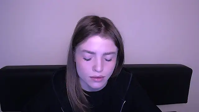 Snapshot of MissOliviaa_ chatting on 19, 2, 2025 MissOliviaa online show from 19, 2, 2025