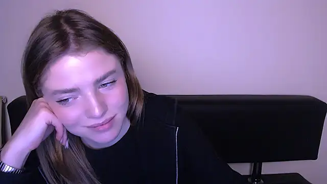 Snapshot of MissOliviaa_ chatting on 20, 2, 2025 MissOliviaa online show from 20, 2, 2025