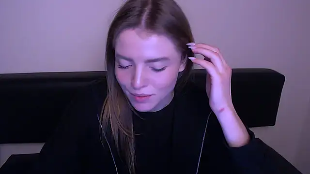 Snapshot of MissOliviaa_ chatting on 21, 2, 2025 MissOliviaa online show from 21, 2, 2025