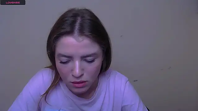 Snapshot of MissOliviaa_ chatting on 27, 2, 2025 MissOliviaa online show from 27, 2, 2025