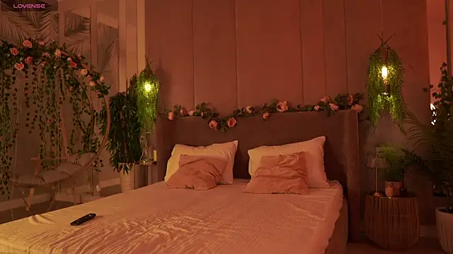 Snapshot of Smiley_Mia chatting on 23, 9, 2025 Smiley Mia online show from 23, 9, 2025