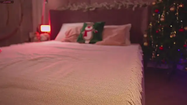 Smiley Mia online show from 3, 12, 2025