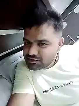 Snapshot of Happyman300 chatting on 28, 9, 2025 Happyman300 online show from 28, 9, 2025