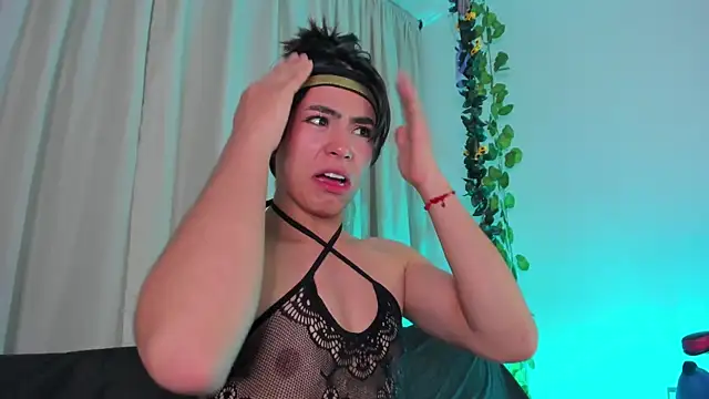 Snapshot of Little_michell chatting on 19, 1, 2026 Little michell online show from 19, 1, 2026