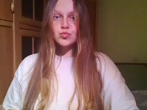 Evasapples online show from 5, 2, 2025