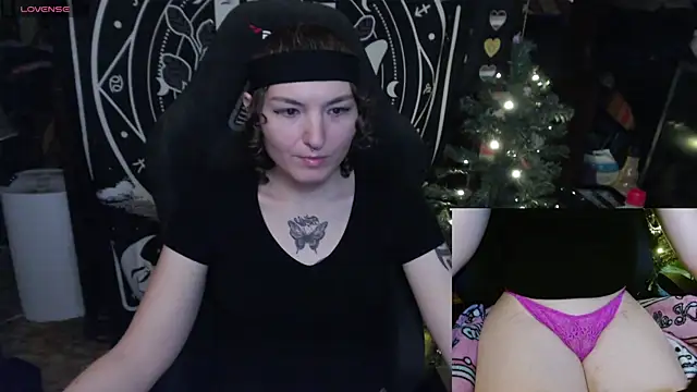 BrandiWRLD 999 online show from 3, 2, 2025