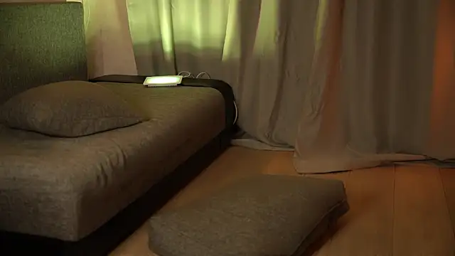 elisa moon online show from 5, 12, 2024