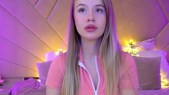 Snapshot of MilanaBalmain chatting on 12, 3, 2025 MilanaBalmain online show from 12, 3, 2025