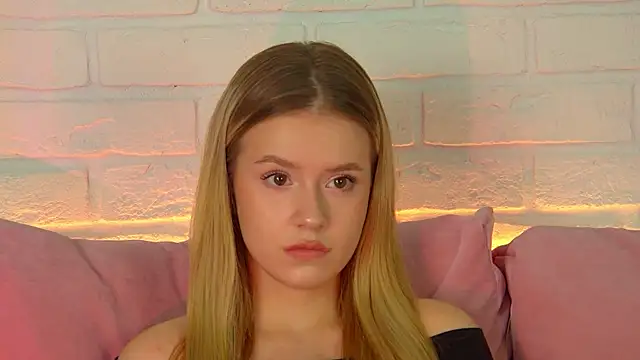 Snapshot of MilanaBalmain chatting on 22, 10, 2025 MilanaBalmain online show from 22, 10, 2025