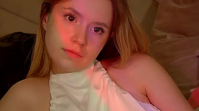 Snapshot of MilanaBalmain chatting on 25, 11, 2025 MilanaBalmain online show from 25, 11, 2025