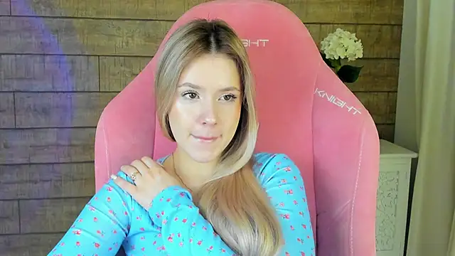 MilanaBalmain online show from 2, 2, 2026