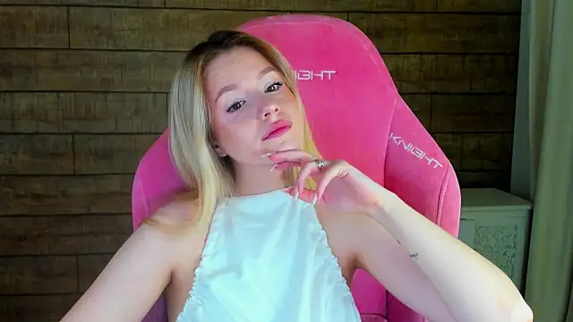 Snapshot of MilanaBalmain chatting on 2, 3, 2026 MilanaBalmain online show from 2, 3, 2026