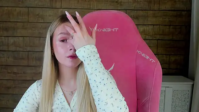 Snapshot of MilanaBalmain chatting on 4, 3, 2026 MilanaBalmain online show from 4, 3, 2026