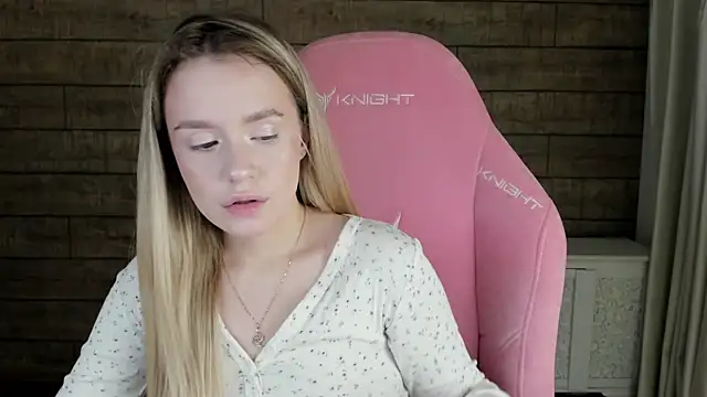 Snapshot of MilanaBalmain chatting on 14, 4, 2026 MilanaBalmain online show from 14, 4, 2026